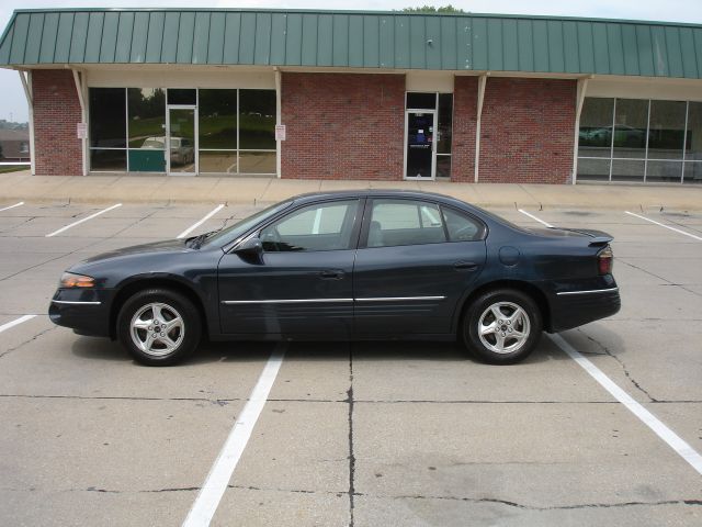 2001 Pontiac Bonneville SE