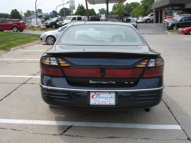 2001 Pontiac Bonneville SE