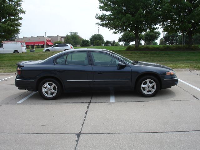 2001 Pontiac Bonneville SE