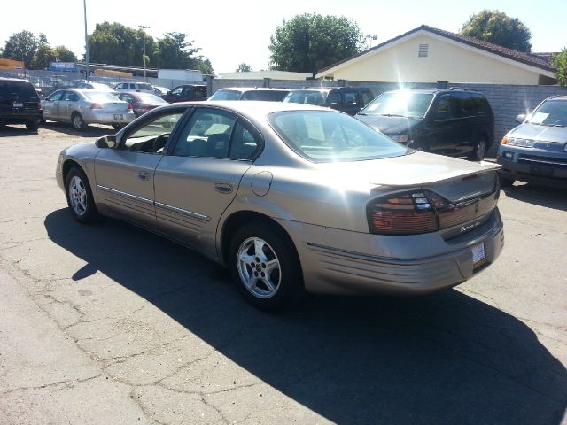 2001 Pontiac Bonneville SE