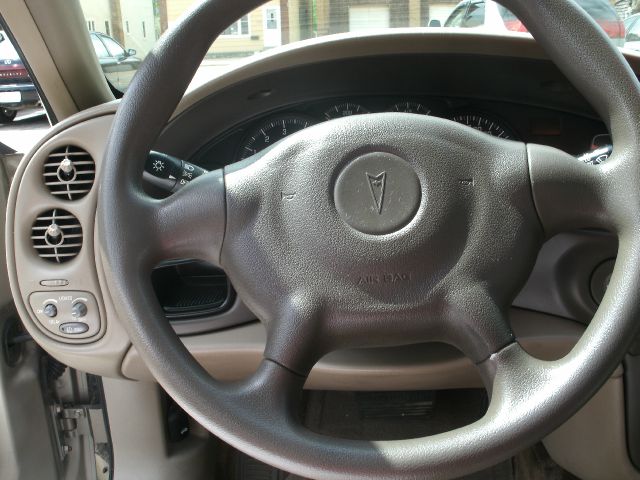 2002 Pontiac Bonneville SE