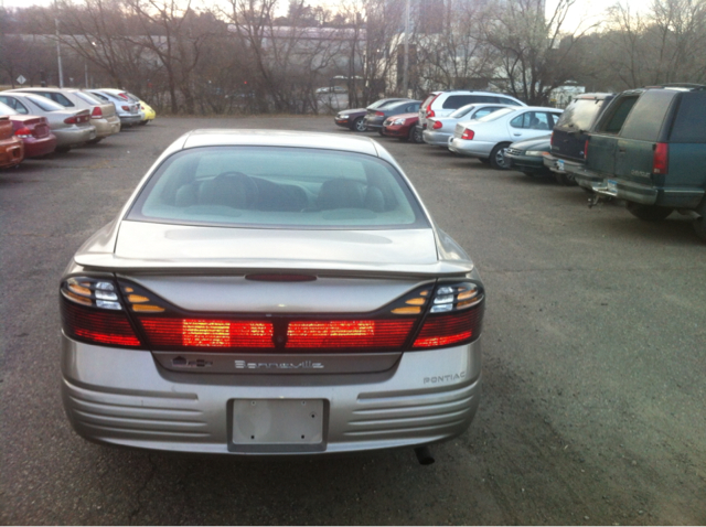 2003 Pontiac Bonneville SE