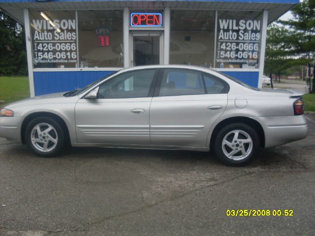 2004 Pontiac Bonneville SE