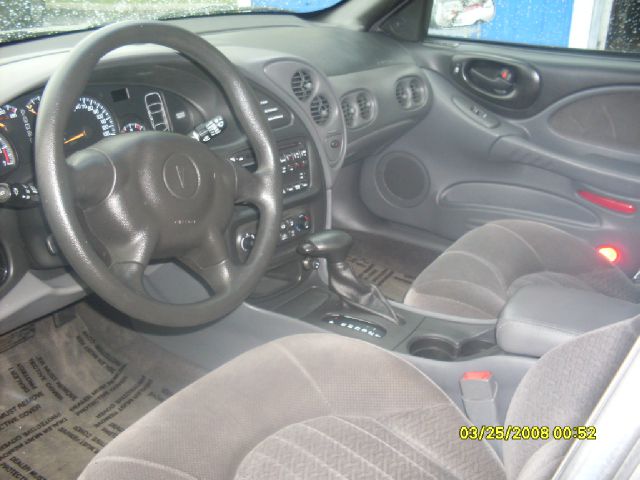 2004 Pontiac Bonneville SE