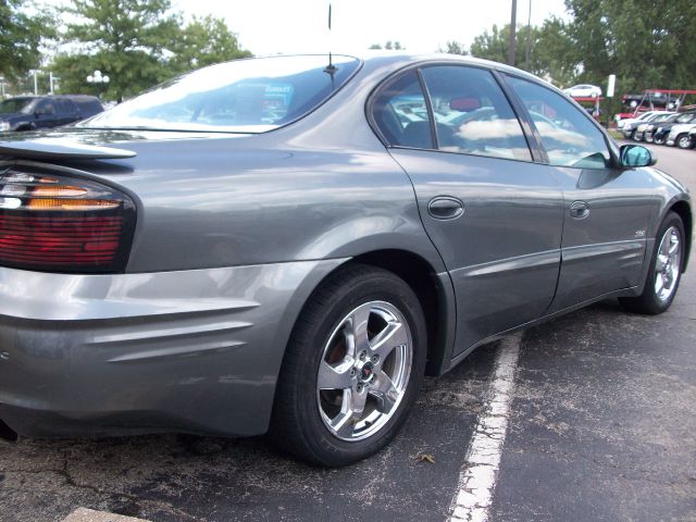 2004 Pontiac Bonneville 45