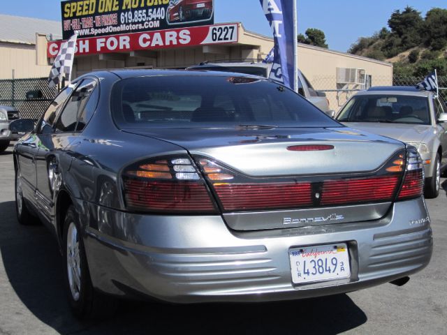 2004 Pontiac Bonneville SE