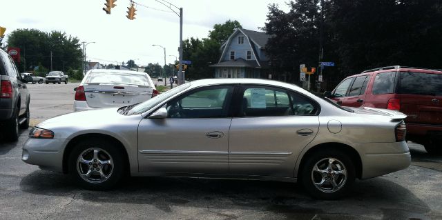 2004 Pontiac Bonneville SE