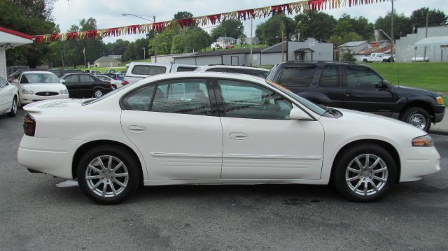 2005 Pontiac Bonneville SE