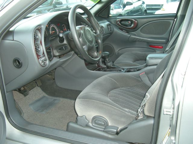 2005 Pontiac Bonneville SE