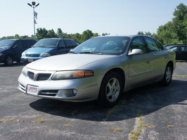 2005 Pontiac Bonneville SE