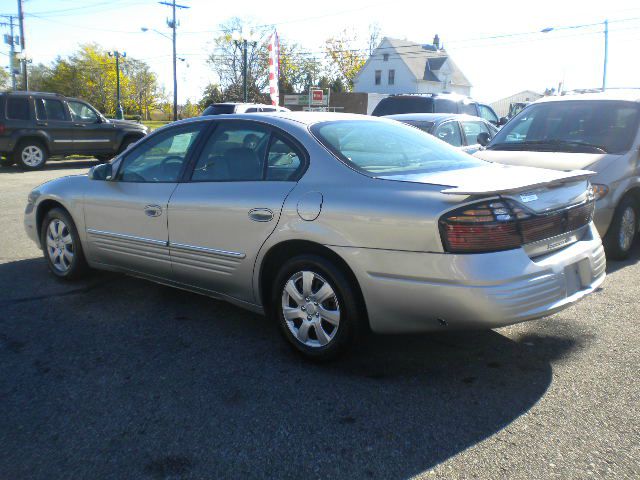 2005 Pontiac Bonneville SE