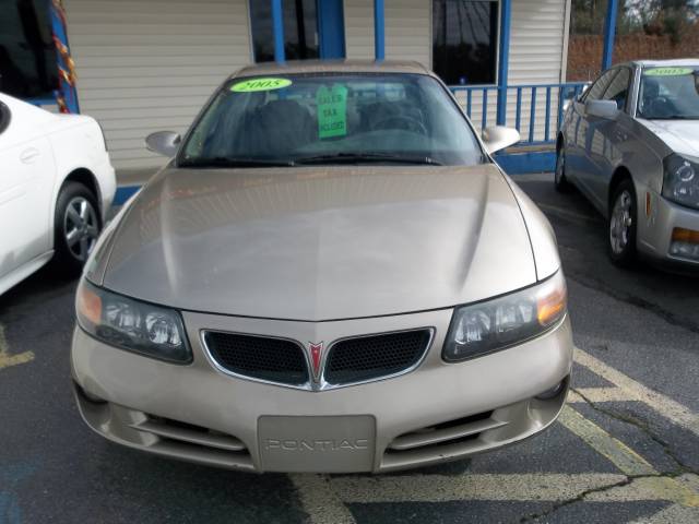 2005 Pontiac Bonneville SE