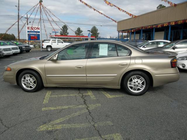 2005 Pontiac Bonneville SE