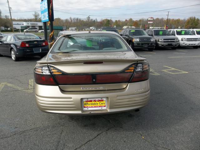 2005 Pontiac Bonneville SE