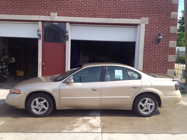 2005 Pontiac Bonneville SE