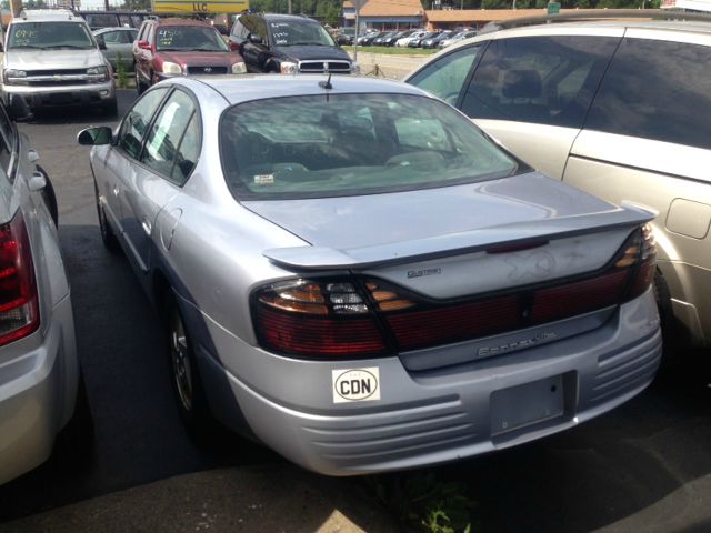 2005 Pontiac Bonneville SE