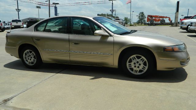 2005 Pontiac Bonneville SE