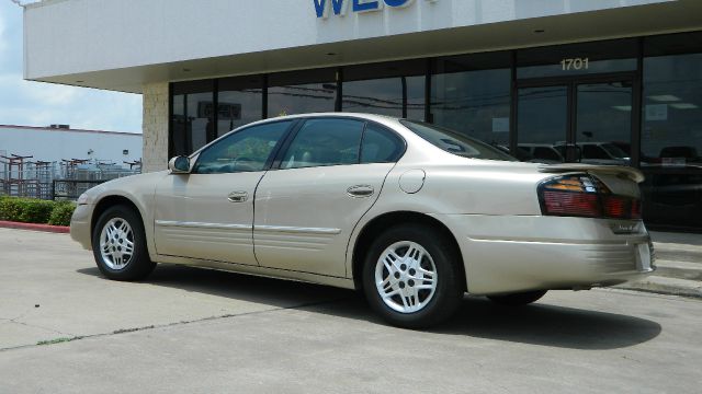 2005 Pontiac Bonneville SE