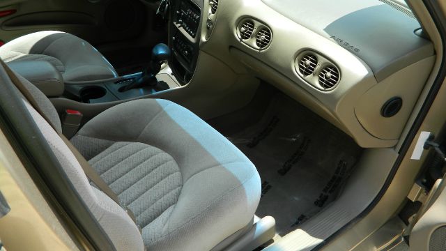 2005 Pontiac Bonneville SE