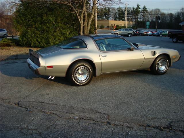 1979 Pontiac Firebird Quad-short-st-hemi-4wd-am/fm TAPE