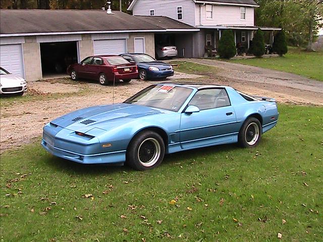 1988 Pontiac Firebird 4dr Sdn V6 CXL