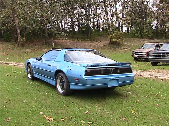 1988 Pontiac Firebird 4dr Sdn V6 CXL