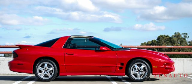 2002 Pontiac Firebird S. Navigation, Sunroof,leather