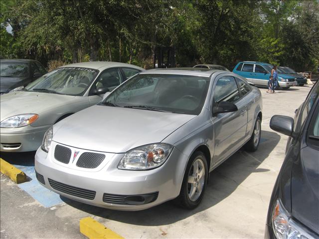 2008 Pontiac G5 LE 7-passenger