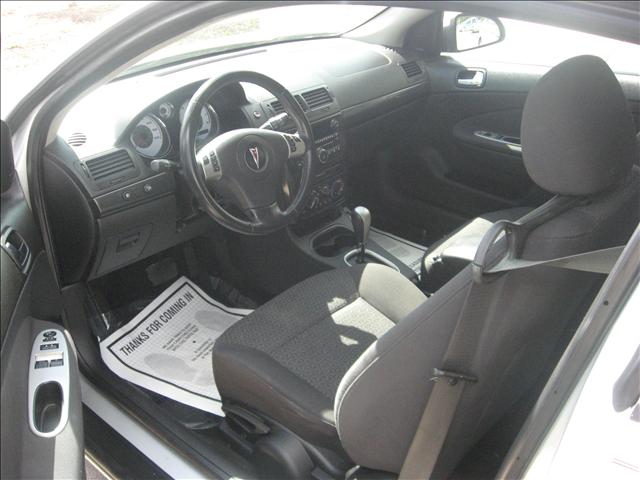 2008 Pontiac G5 LE 7-passenger