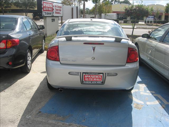 2008 Pontiac G5 LE 7-passenger