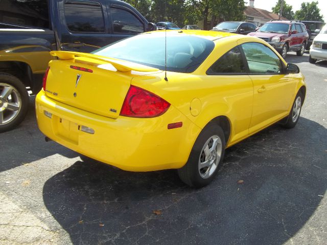 2008 Pontiac G5 REG 140.5wb 4X4 SLT