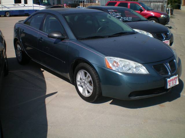 2006 Pontiac G6 4WD Supercrew Styleside 5-1/2 Ft Box XLT