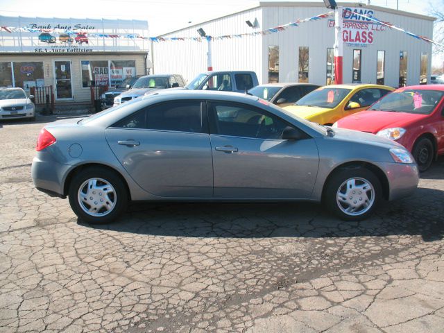 2008 Pontiac G6 Crew Cab 156 Inch XLT 4WD 4x4 Truck