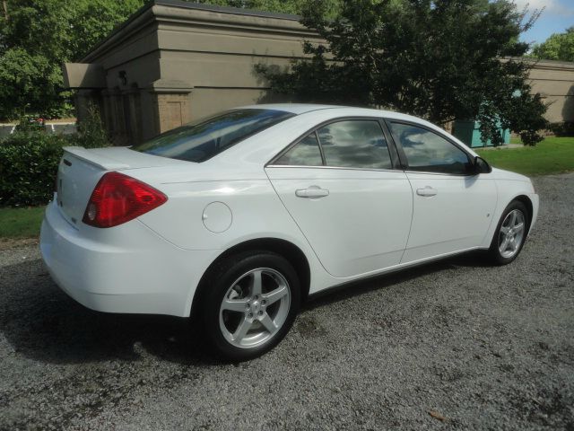 2009 Pontiac G6 XUV SLE 4WD