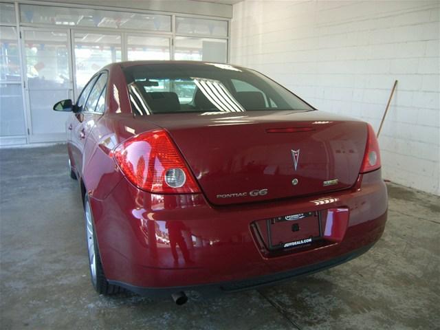 2010 Pontiac G6 2500 MEGA CAB Laramie 4X4