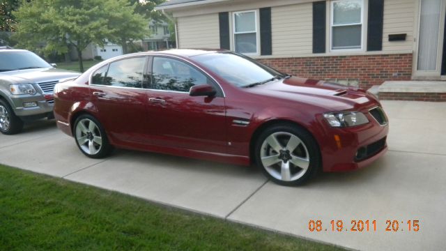 2009 Pontiac G8 SE 5-door