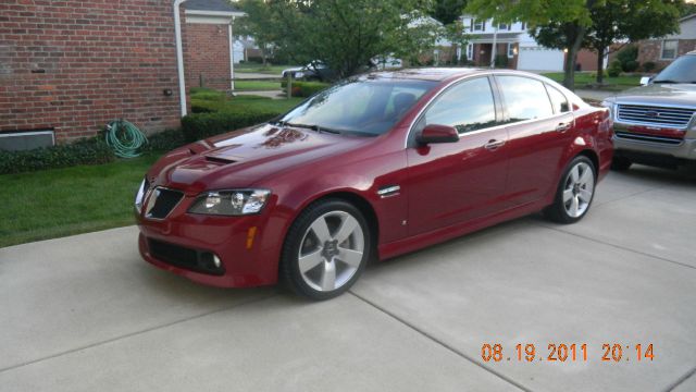 2009 Pontiac G8 SE 5-door