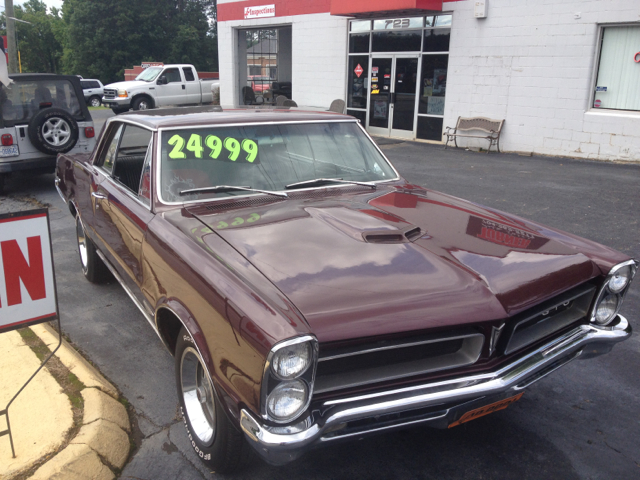 1965 Pontiac GTO 5.6L Automatic SE