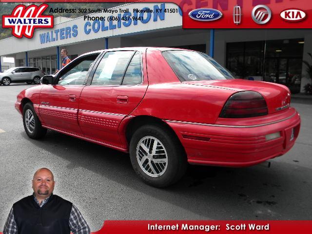 1993 Pontiac Grand Am XLS Sport Util 4D