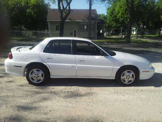 1997 Pontiac Grand Am G2500 Van