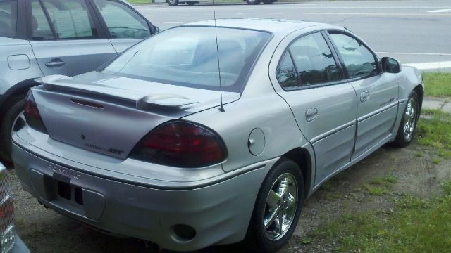 2000 Pontiac Grand Am XUV SLE 4WD