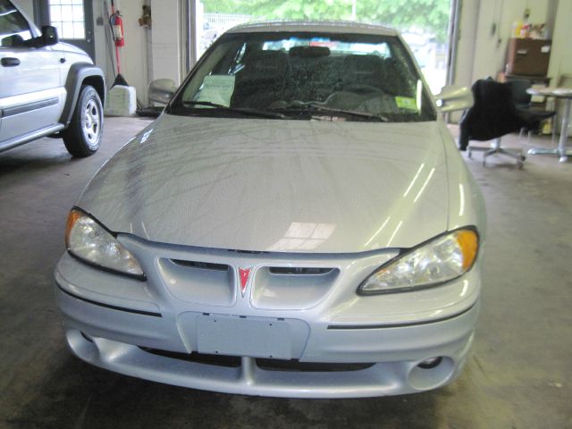 2000 Pontiac Grand Am XUV SLE 4WD