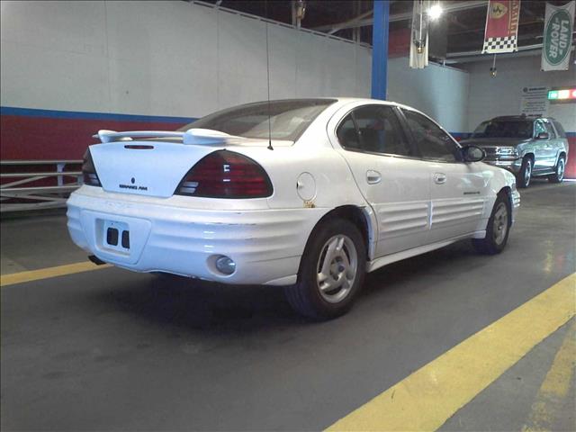 2002 Pontiac Grand Am 5D Sedan