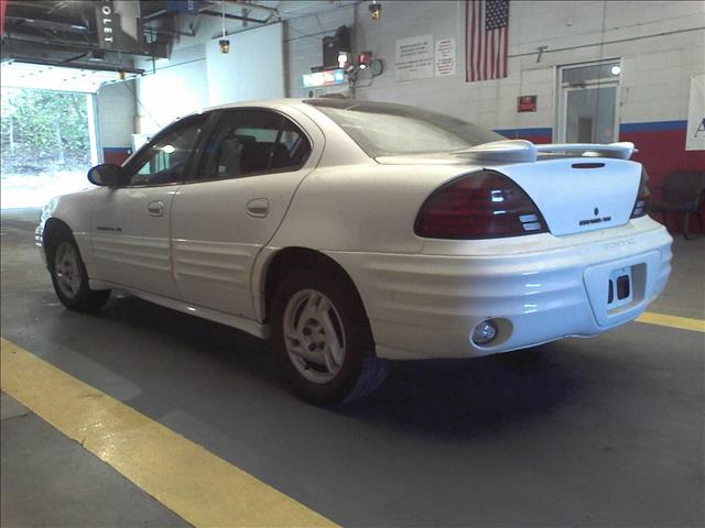 2002 Pontiac Grand Am 5D Sedan