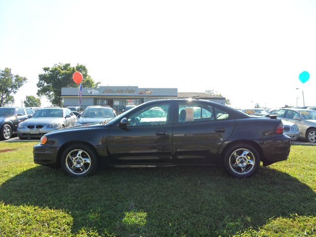 2003 Pontiac Grand Am XUV SLE 4WD