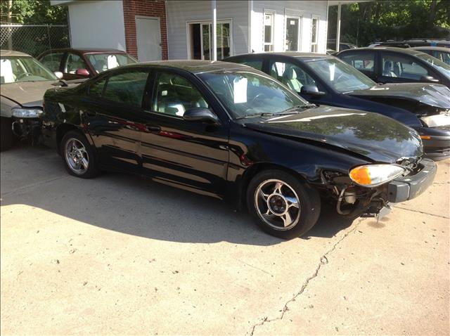 2003 Pontiac Grand Am XUV SLE 4WD