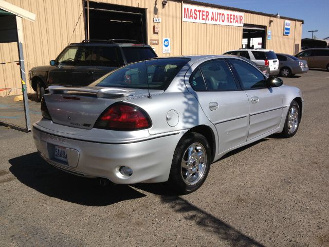 2003 Pontiac Grand Am XUV SLE 4WD