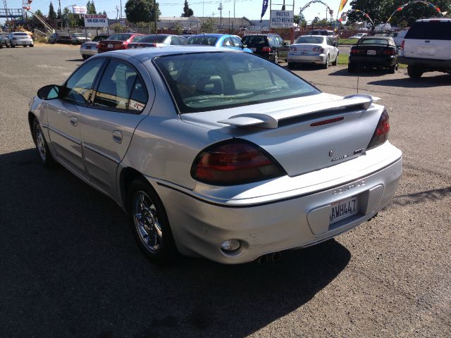 2003 Pontiac Grand Am XUV SLE 4WD