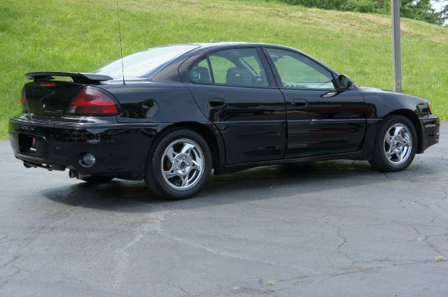 2003 Pontiac Grand Am XUV SLE 4WD