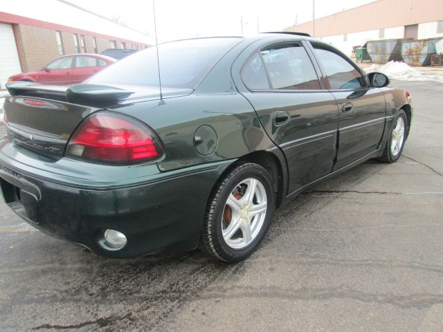 2003 Pontiac Grand Am XUV SLE 4WD